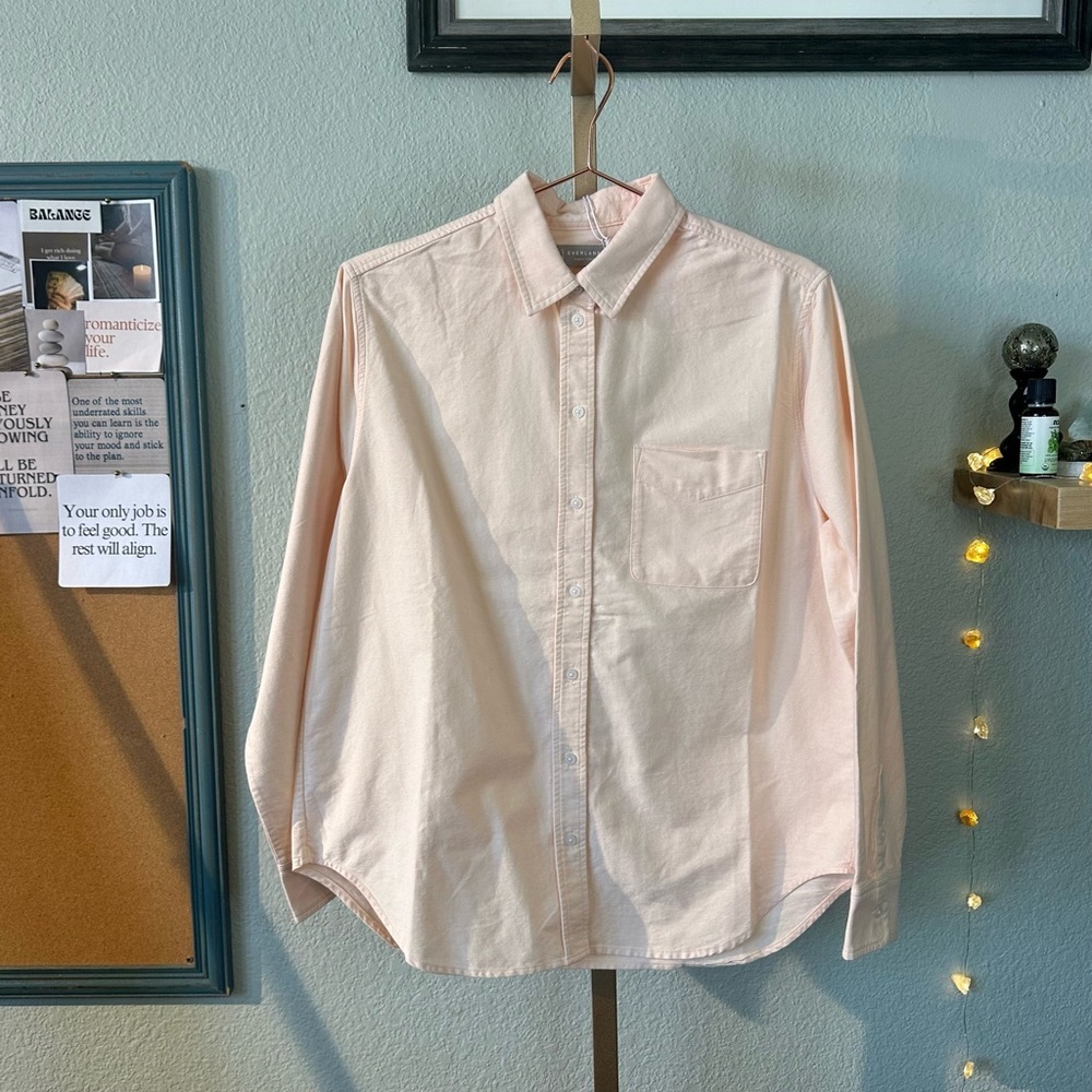 Everlane | The Must-Have Oxford Shirt in Apricot - Picture 6 of 9